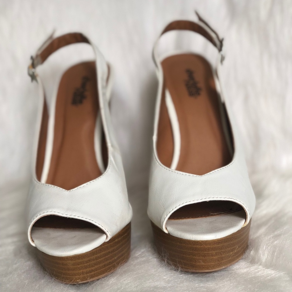 Shoes - Picture 2 of 3